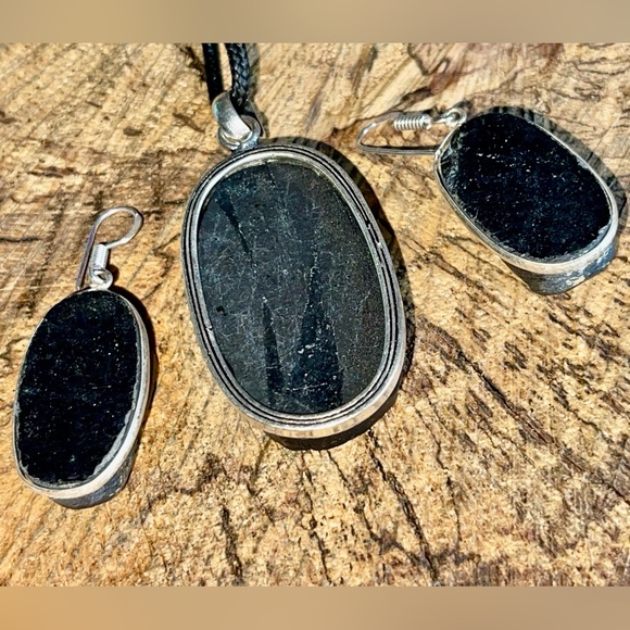 Rough Schorl Black Tourmaline Pendant & Earrings - Picture 3 of 7